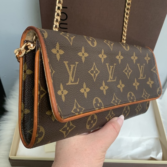 ❌SOLD❌2000 authentic Louis Vuitton Twin Pochette GM with box and free chain - Picture 5 of 17